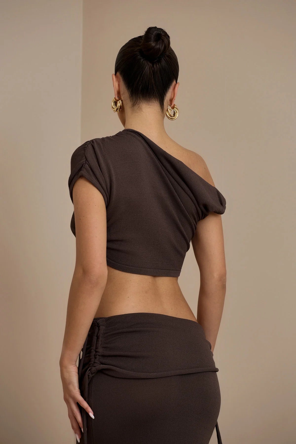 Aurea_Set_Brown_Back.webp