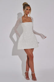 Dainora Dress front