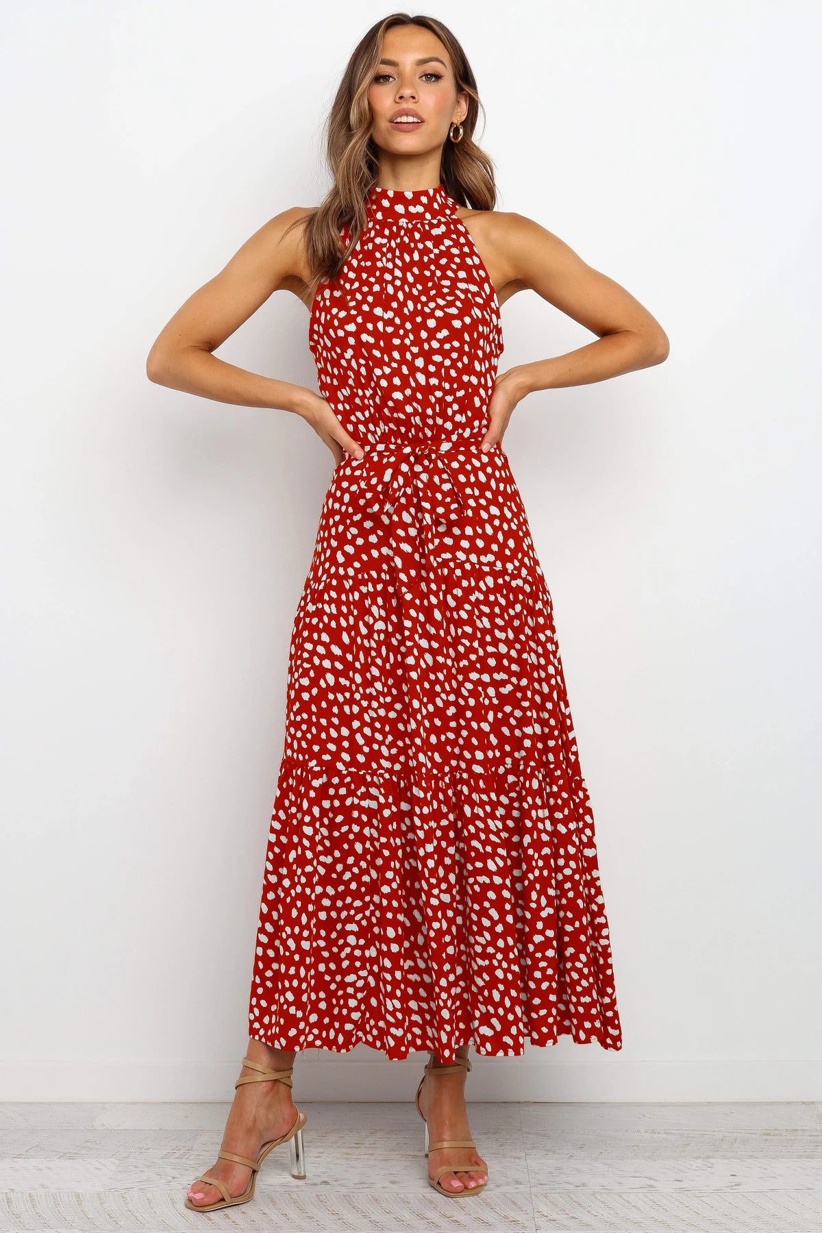 Romavi_Red_Front.jpg
